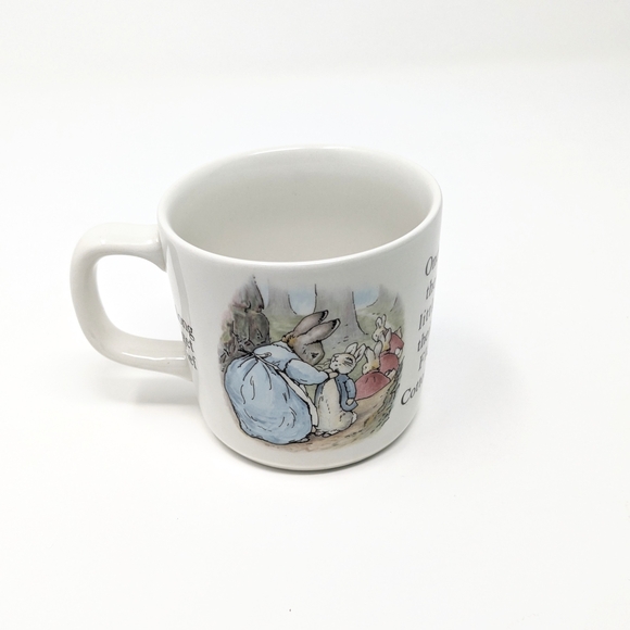 Wedgwood of Etruria & Barlaston 1976 Peter Rabbit Mug - Picture 2 of 10